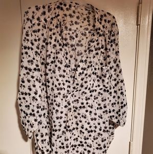 Black palm 🌴 tress and white 2x tunic shirt